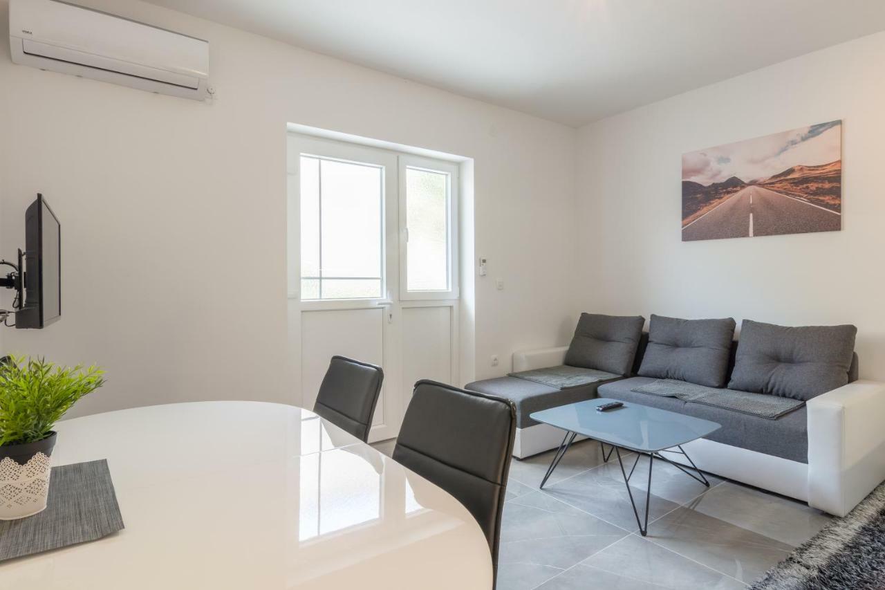 Luxury Apartment Melissa Vodice Exterior photo